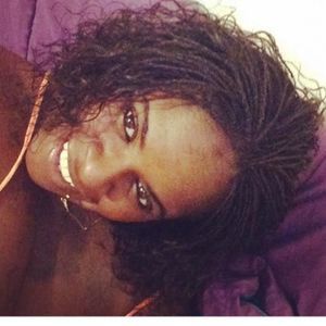 Meet your Posher, Deedee